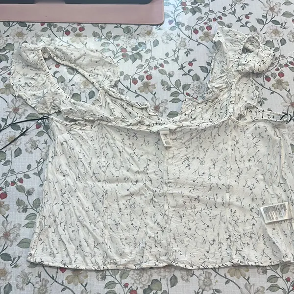 H&M White and black Floral Ruffle trimmed top set piece Size XXL - Image 10