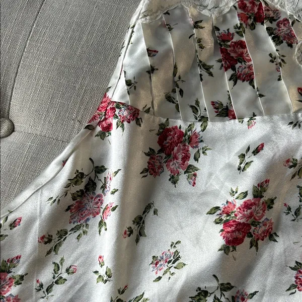 Non Signe Vintage Floral Satin Slip Dress with Lace Pleated Trim Size Medium - Image 7