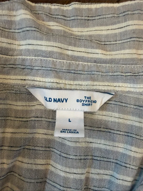 Old Navy The Boyfriend Shirt in Blue & White Button-Down Large - C73-040 - Image 2