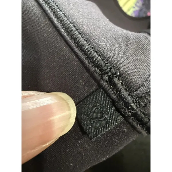 Lululemon Shirt Womens Size 2 Black Athletic Casual Logo‎ Ladies Tank Outdoors - Image 4
