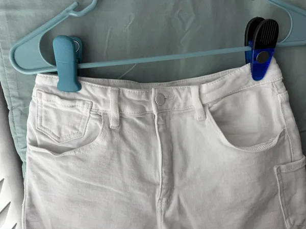 KanCan White High-Rise Denim Shorts – Size 28 - Image 2