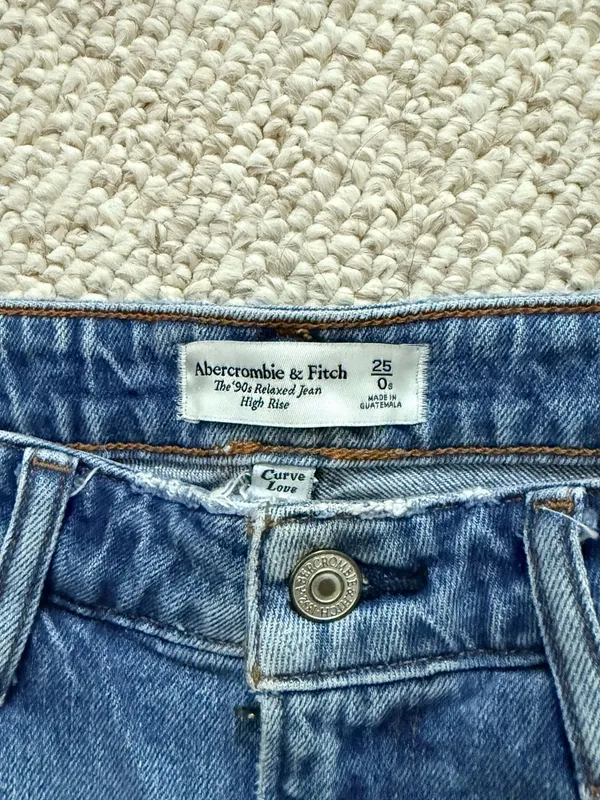 Abercrombie Jeans High-Rise 90s Curve Love Relaxed - Image 4