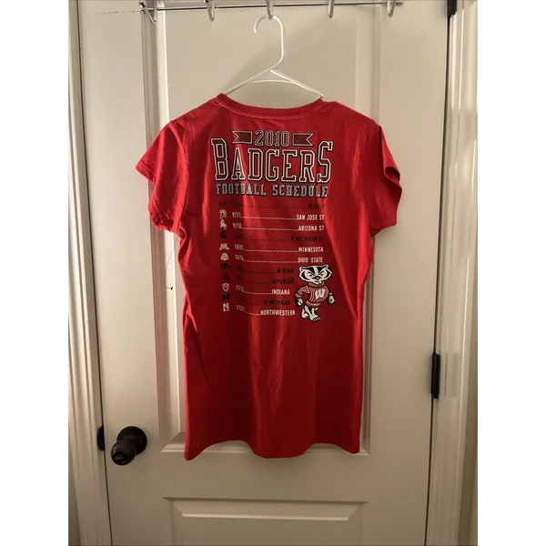 Wisconsin Badgers 2010 Football Schedule T-Shirt G-III For Her Red Womens Size M - Image 8