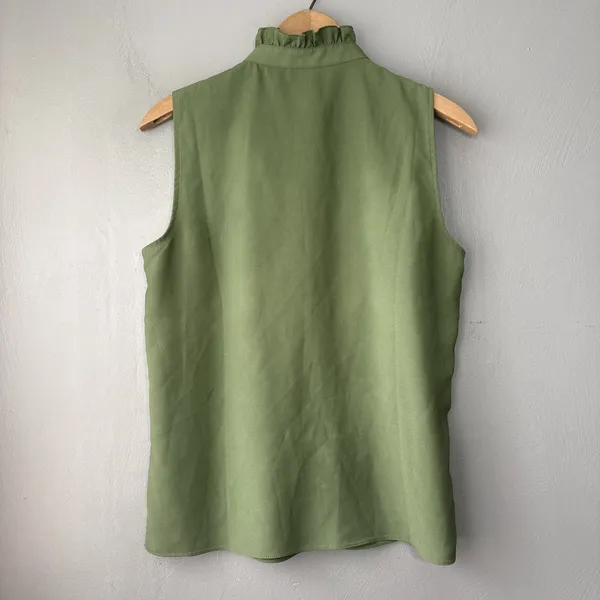 J Crew Ruffled Sleeveless Top Size 6 Green Office Siren Romantic Career Blouse - Image 4