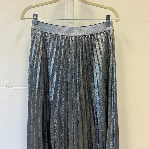 NWT Lucy Paris Metallic Silver Pleated Midi Skirt Charcoal Gray Women's Medium - Image 5