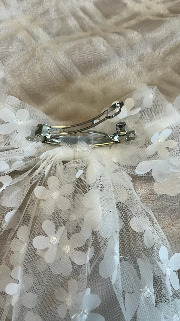 Target White floral bow - Image 2