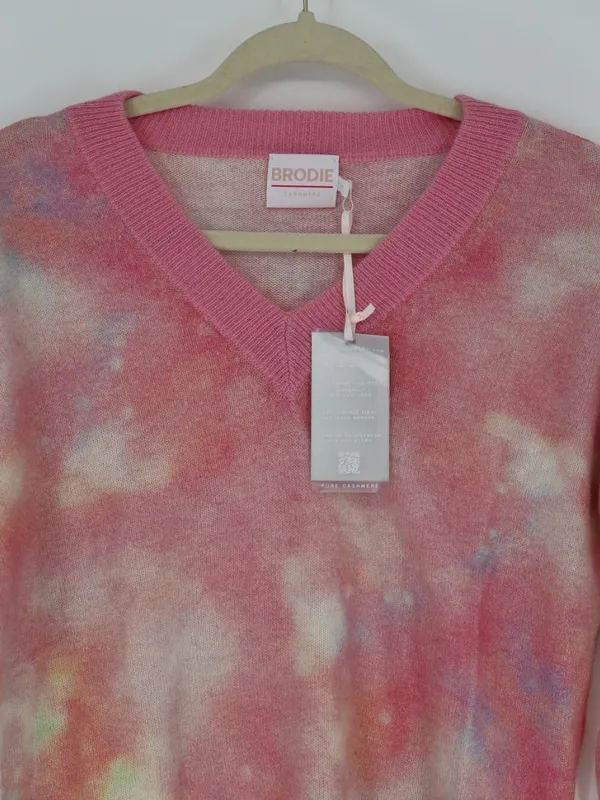 Brodie Cashmere 100% Cashmere Sweater S Pink Tie Dye V Neck NWT Whimsical - Image 3