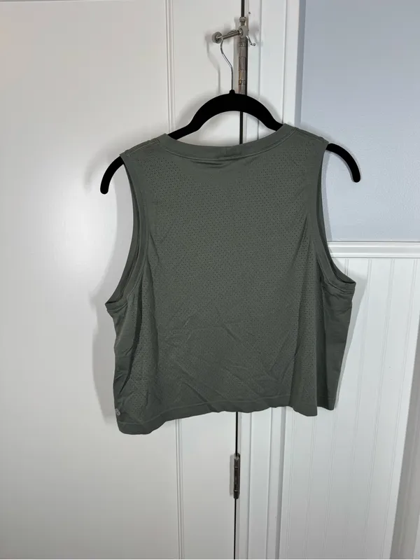 Lululemon swiftly breathe mesh crop tank in sage green San Francisco size 8 - Image 3