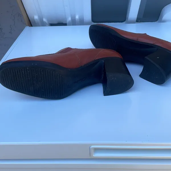 Clarks ankle leather boots size 7.5 2.5inch block heels - Image 11