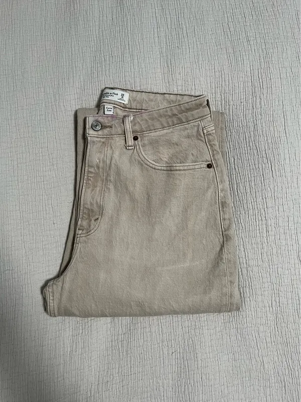 Abercrombie Curve Love High Rise 90s Relaxed Jean - Image 2