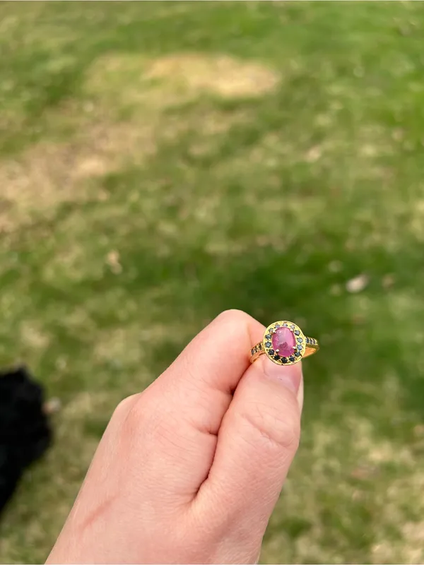 Vintage 925 Gold Ring with Ruby / sapphire Halo Accent - Image 6