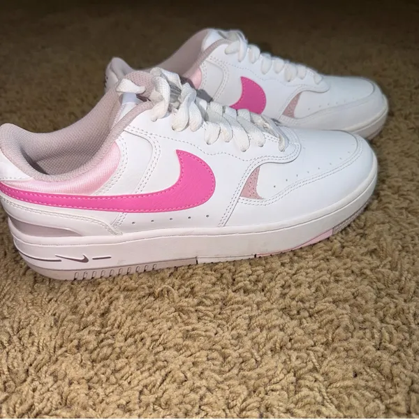 Women’s Nike Gamma Force Playful Pink Size 8 - Image 3