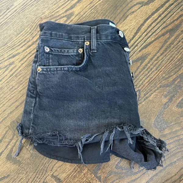 AGOLDE Shorts Denim Distressed - Image 4