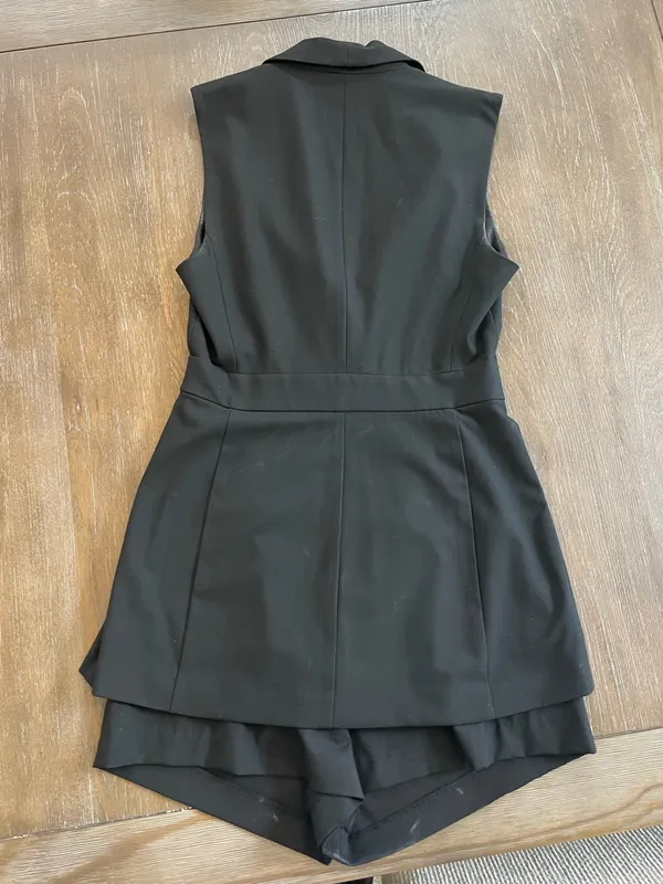 ZARA Black Sleeveless Blazer Romper with Gold Button - Image 4