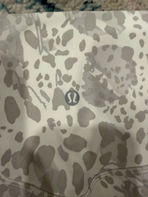 Lululemon Align Shorts 6" - Image 3