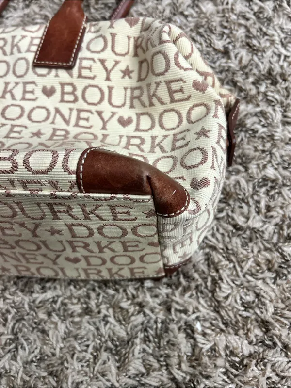 Dooney & Bourke Tan Logo Canvas Vintage Shoulder Bag Heart Star Detail - Image 6