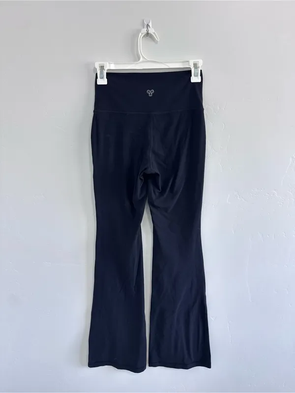 Aritzia TNA black flare yoga pants small - Image 2