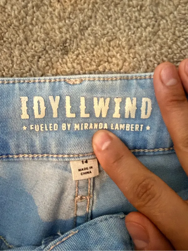 Idyllwind Light Wash Flare Jeans Size 14 - Image 4