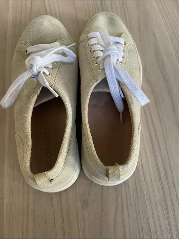 Vionic Winny Cream Suede Lace-Up Sneakers - Image 2