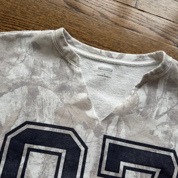 Hollister Camo Sweatshirt - Image 3