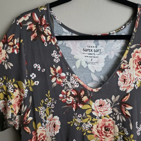 Torrid Super Soft Mini Skater Dress Gray Pink Floral Size 2 2X Pockets - Image 7