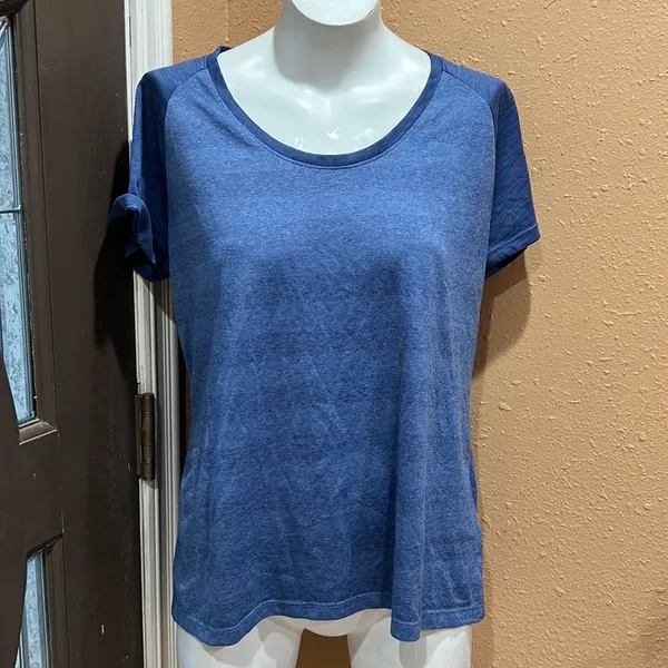 The north face blue short sleeve T-shirt - Image 2
