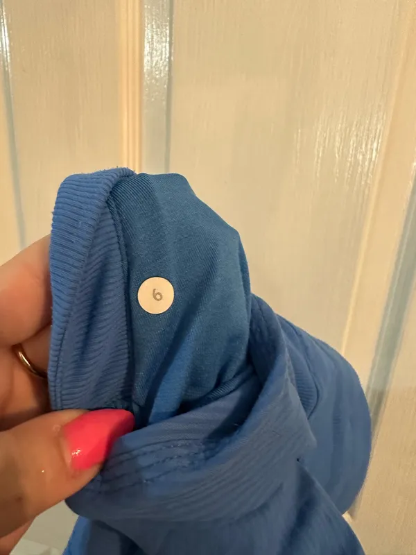 Lululemon Blue Jogger Capri - Image 4