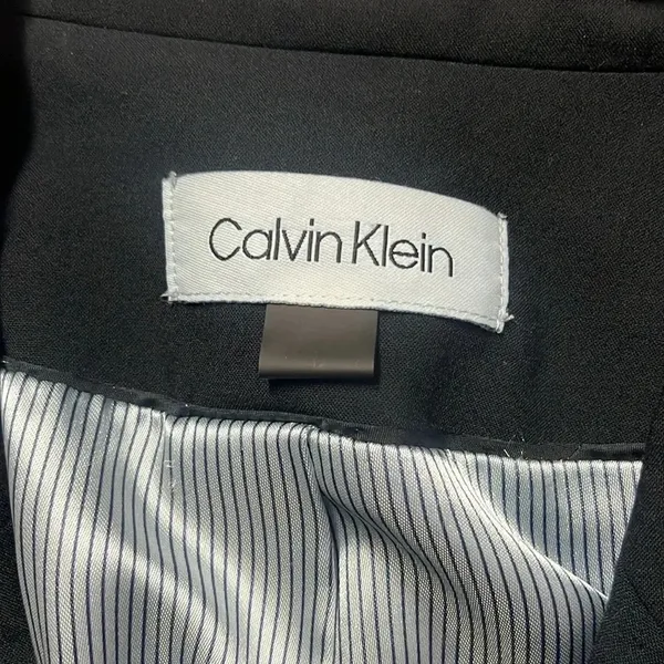 Imperfect Calvin Klein blazer size 10 navy blue blazer built‎ in shoulder pads - Image 6
