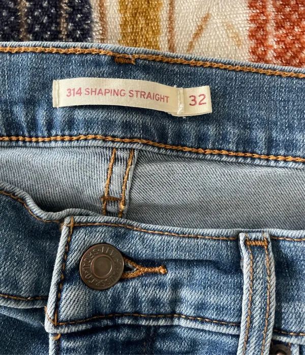 Women’s Levi’s Jeans Straight - Image 3