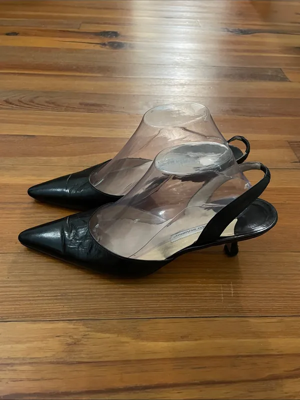 Manolo Blahnik Carolyne Black Leather Pointed Slingback Pumps, Size 41 Italy - Image 3