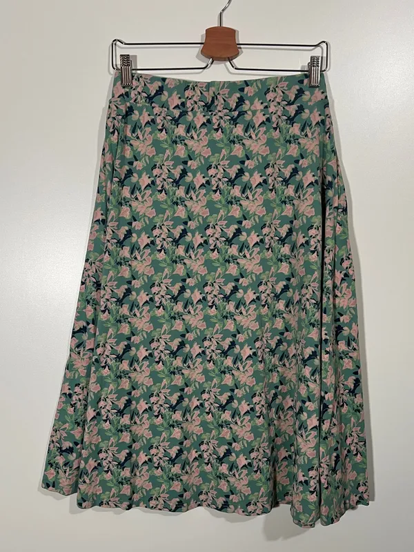 Pact Organic Cotton Fit & Flare A-line Skirt Size Large Green and Pink Pattern - Image 5