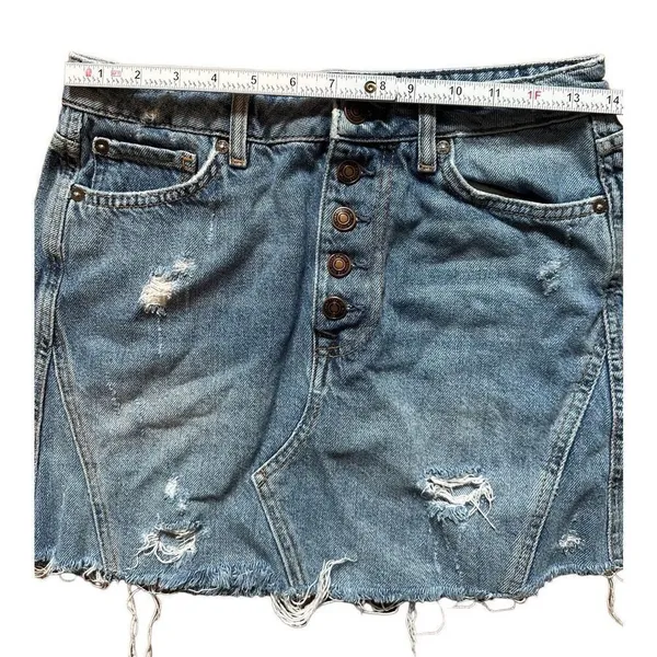 Free People Button Fly distressed‎ mini denim jean skirt sz 28 - Image 6