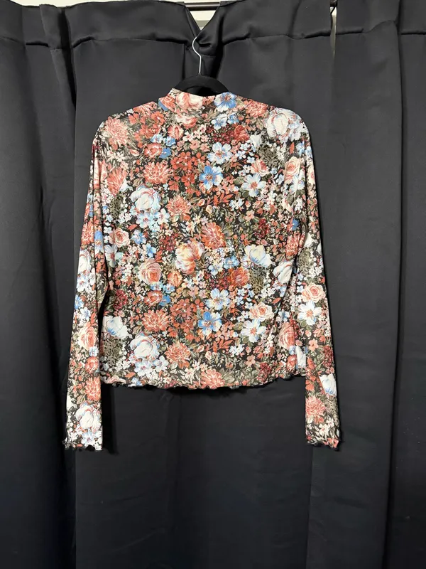 Amazon Floral long sleeve - Image 3