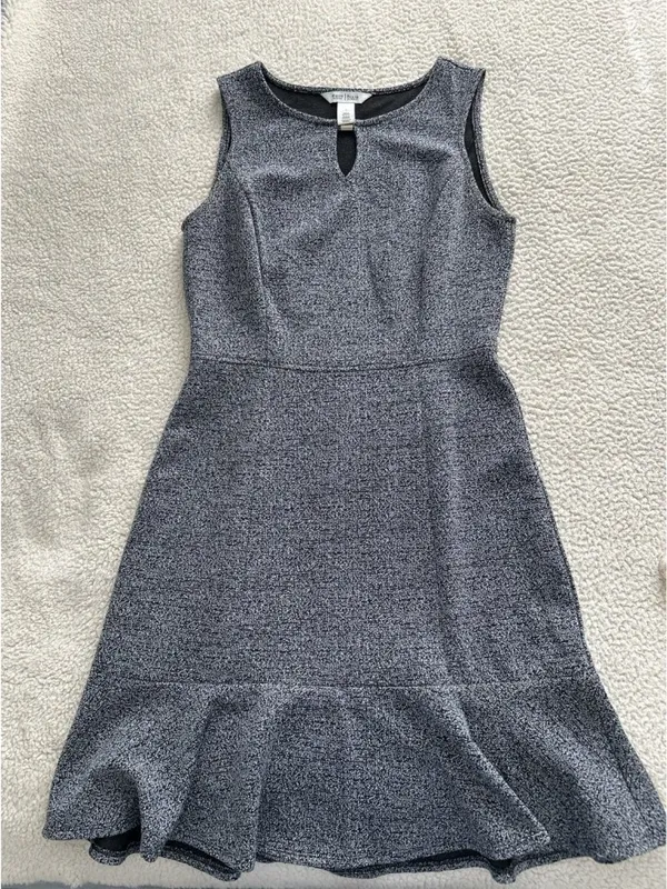 White House Black Market Sleeveless Round Neck Ruffle Hem Shift Black Size 4 - Image 4