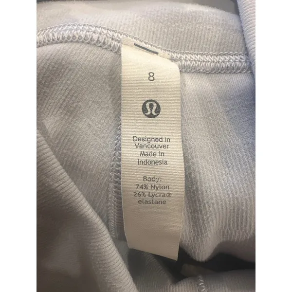 Lululemon wonder under Biker Shorts Grey Camo 10 Inch Inseam Womens Size 8 - Image 6