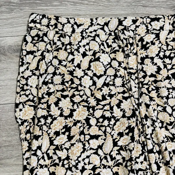 Old Navy Womens Pants XXL Black Tan Floral Print‎ Elastic Waist Cropped Casual - Image 2