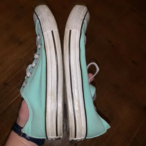 Converse light blue low top Chuck Taylor Converse size 7 sneakers - Image 4