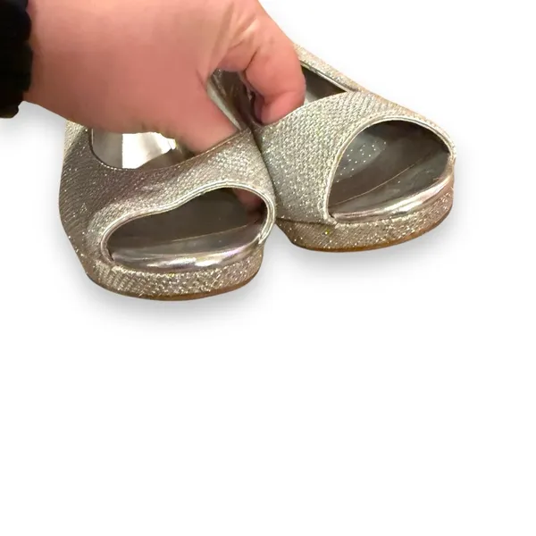 Worthington Dayne Silver Metallic Peep Toe Stiletto Heels‎ Sz 6.5 - Image 5