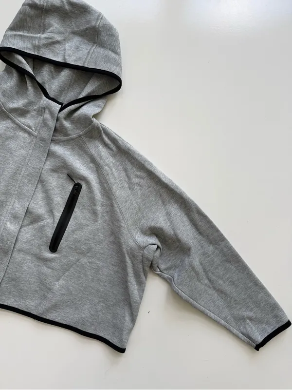 Nike Sportswear Gray Tech Fleece Cape Size Medium - Image 6