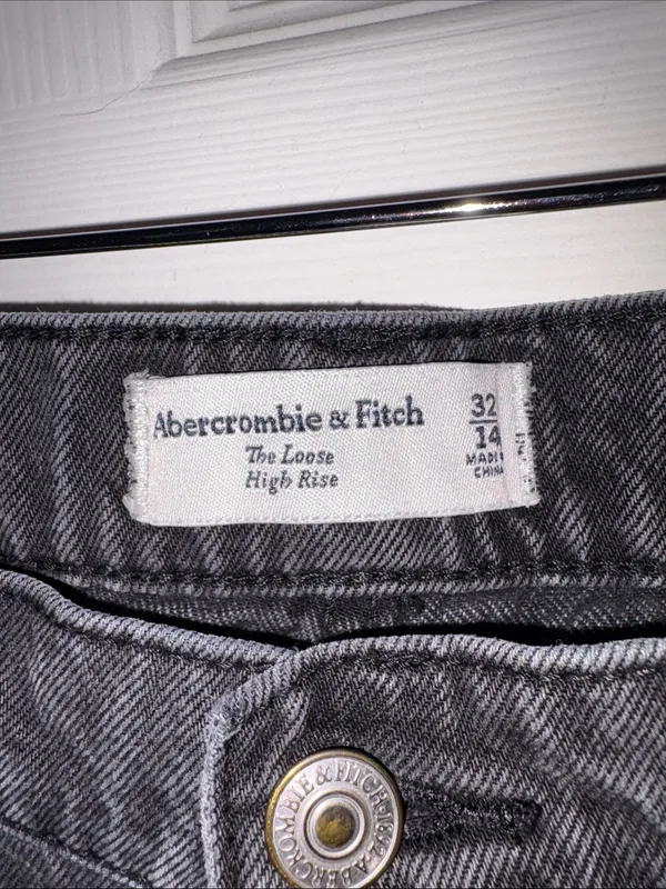 Abercrombie & Fitch The Loose High Rise Jeans Size 14L - Image 4