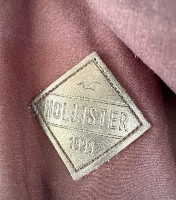 Y2K Hollister Women's Navy Sherpa Lined Winter Jacket missing fur on hood - Image 6