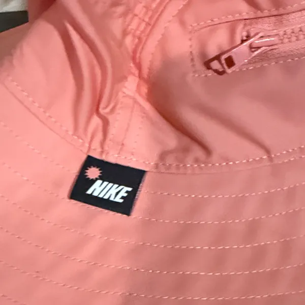 Nike Apex Wide-Brim Pocket Bucket Hat Color Apricot Agate - Image 7