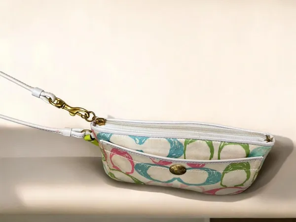 a vintage Coach Y2K pastel scribble wristlet ivory Canvas bag - Image 16