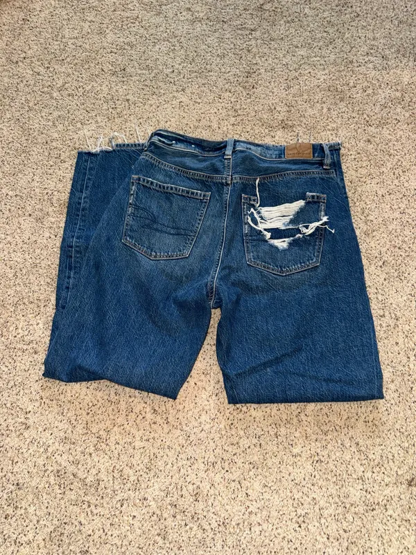 American Eagle Mom Jeans - Image 2