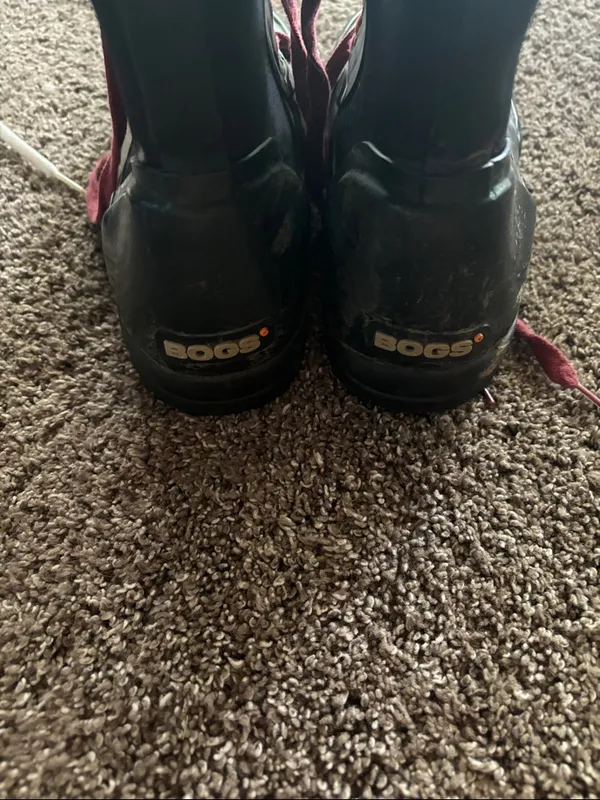 Bogs Black Combat Boots with Burgundy Laces Size 6 - Image 3