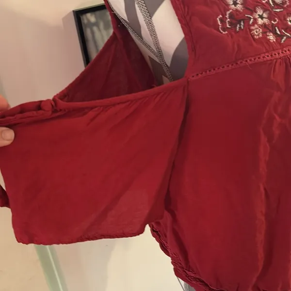 Knox Rose Cold shoulder top - Image 2