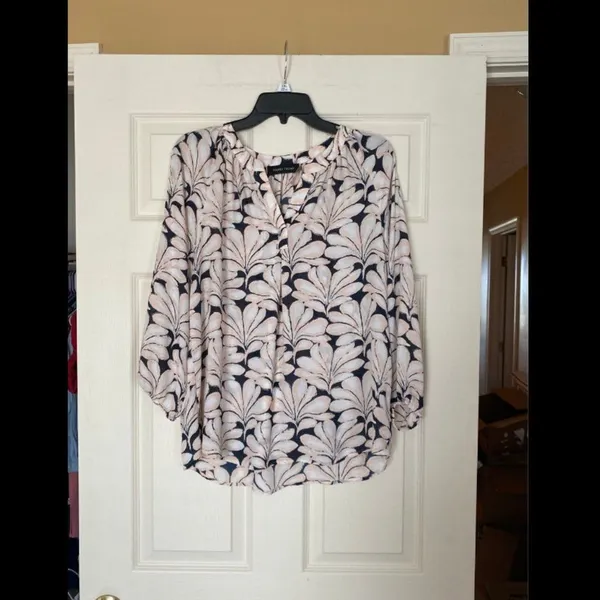 Ivanka trump large pink Blouse - Image 6