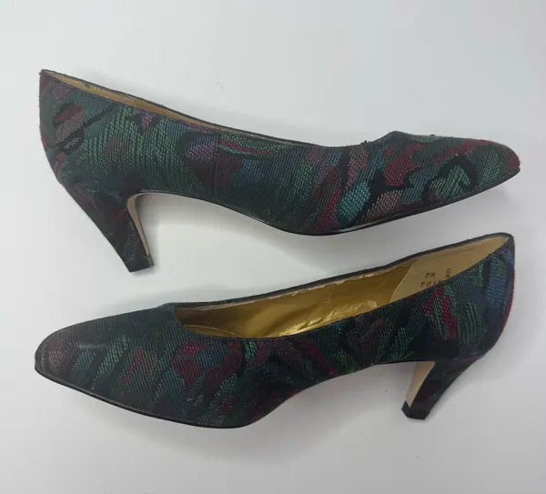 Naturalizer Red and Green Kitten Heels Size 7.5 - Image 6