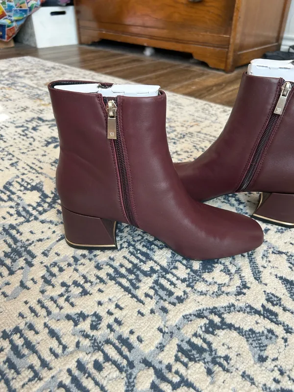KENNETH COLE NEW YORK Alec Block Heel Ankle Booties in Oxblood - Image 3