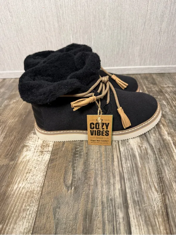 Sanuk Black Ankle Boot with Brown Laces and Trim Size 7 - Image 9